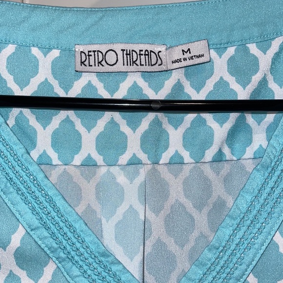 ☀️ 3/$15 ☀️ Teal patterned shirt - Picture 2 of 4